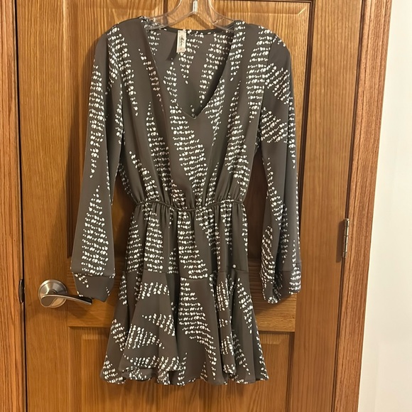 Dresses & Skirts - Flirty mini dress